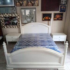 White queen size bed with Nightstands