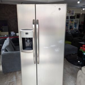 GE 563L SideBySide Refrigerator