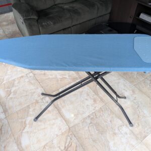 Ironing table