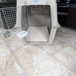 Light gray XXL dog kennel/crate