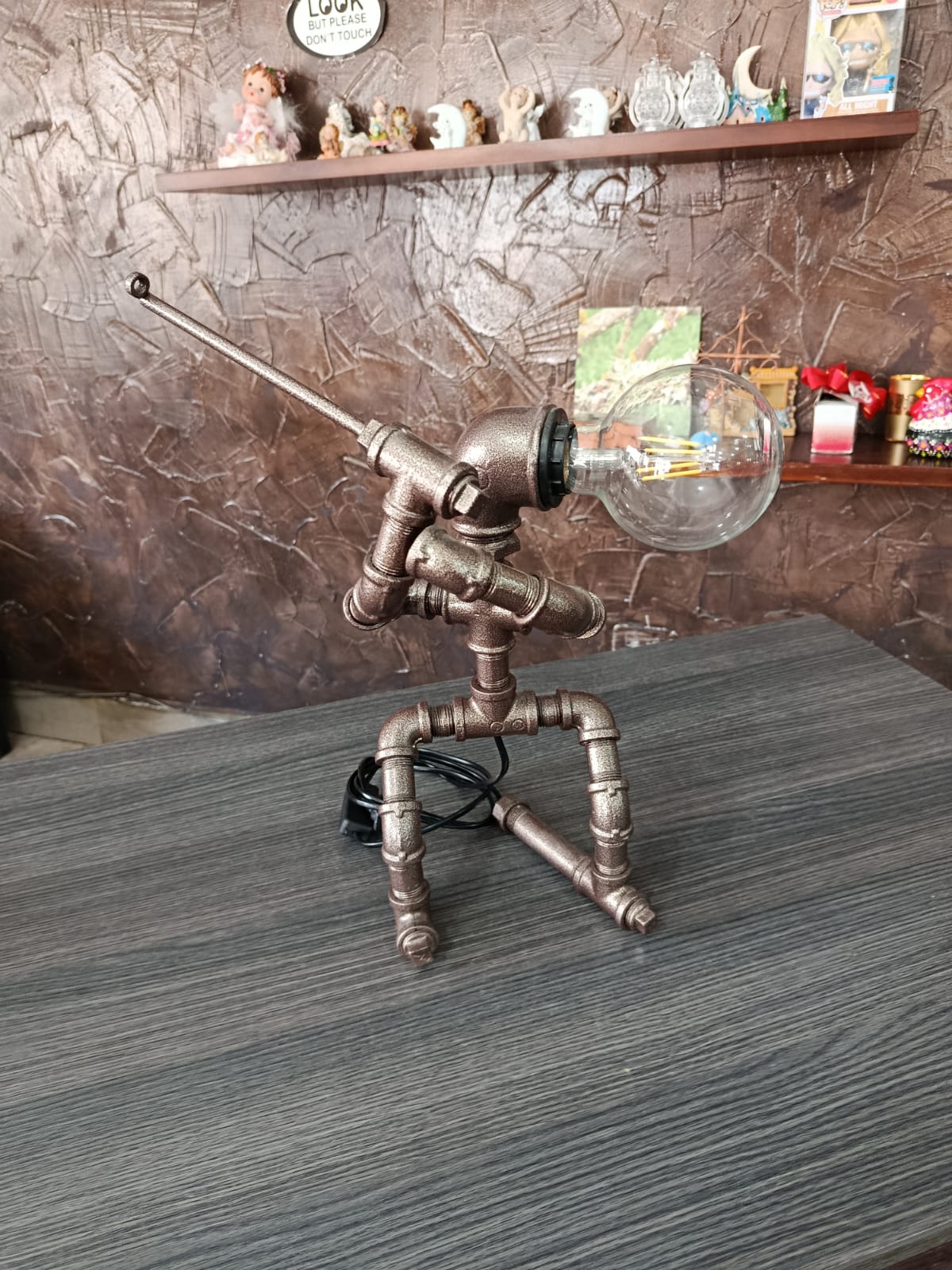 Industrial steampunk robot table lamp - Image 4